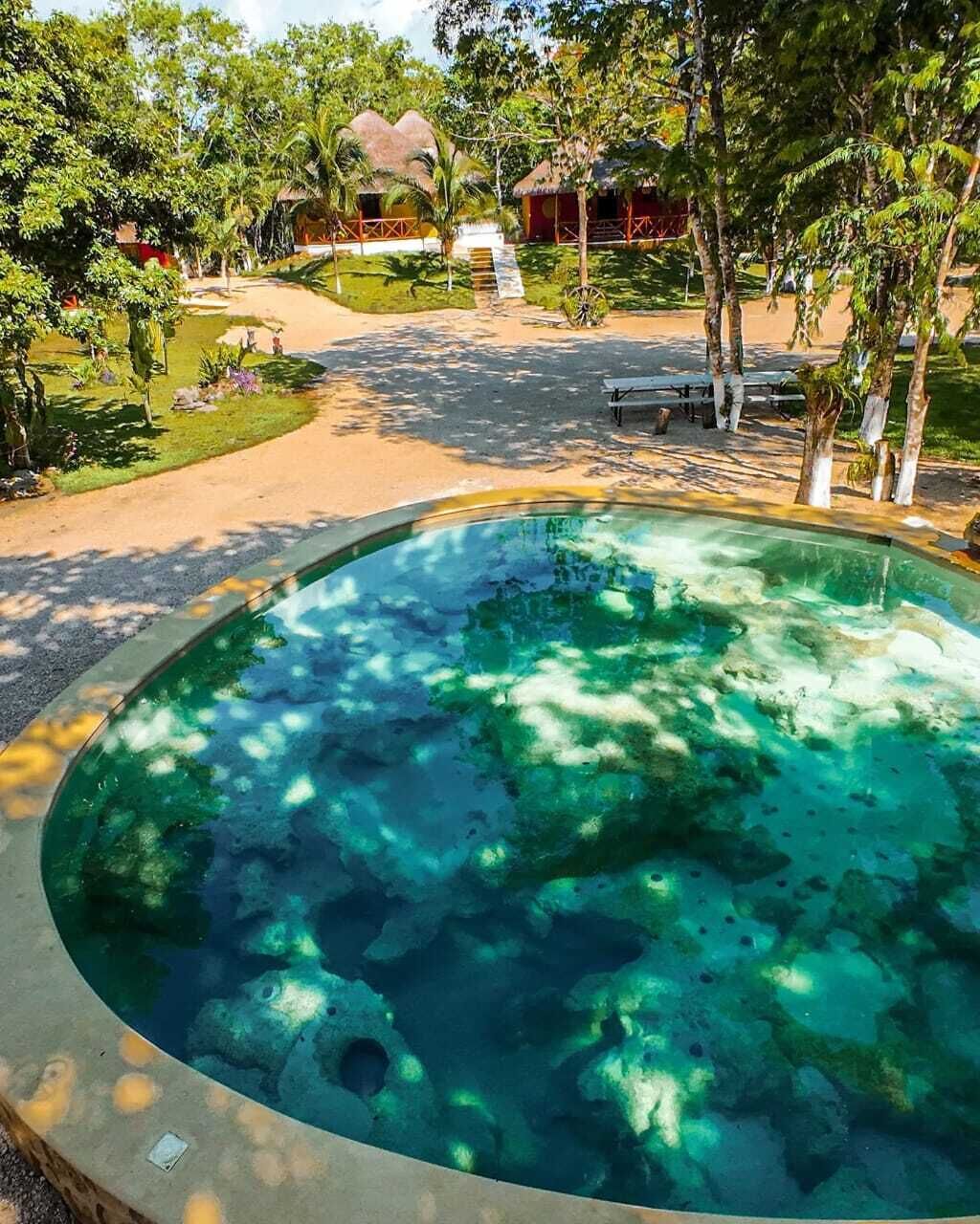 Hồ bơi ngoài trời 