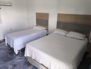 Deluxe Twin Room, Balcony, City View | Hypo-allergenic bedding, minibar, soundproofing, iron/ironing board