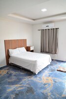 Ropa de cama hipoalergénica, minibar y sistema de insonorización 