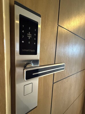 Miscellaneous - Spacious resort staycation 6pax capacity nearby IEC Ayala Cebu Business Park (Cebu City)