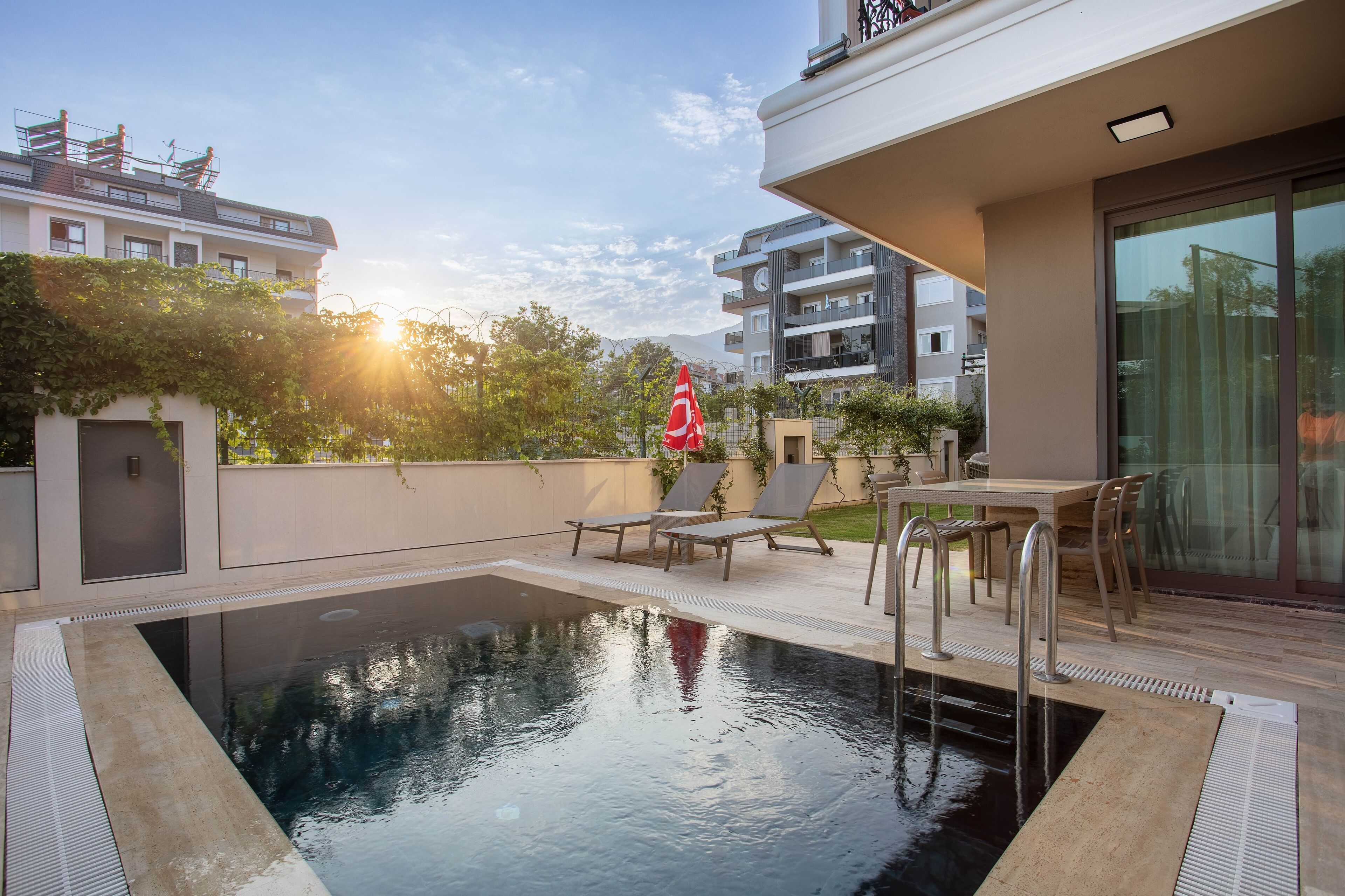 Premium-Suite | Eigener Pool