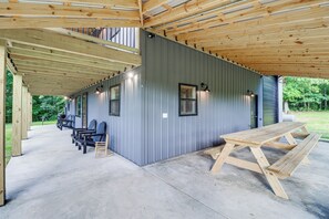 Outdoor dining - 2 Mi to Buffalo River: Peaceful Family Retreat (St Joe)