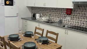 Unclassified image, 5 of 8, button - Cozy 1-bedroom studio apartment in lovely Fátima with AC (Unknown)