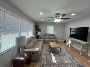 Smart TV, computer monitors, printers - Beautiful Bell (Burlington)