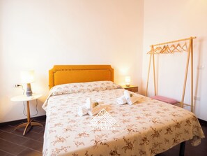 1 dormitorio, tabla de planchar con plancha, wifi gratis y ropa de cama