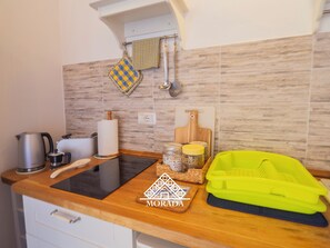 Fridge, microwave, oven, stovetop - Casa Agave - Morada - One Bedroom Apartment, Sleeps 4 (Iglesias)