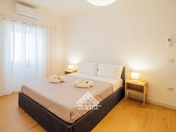 1 chambre, fer et planche à repasser, accès au Wi-Fi (inclus)