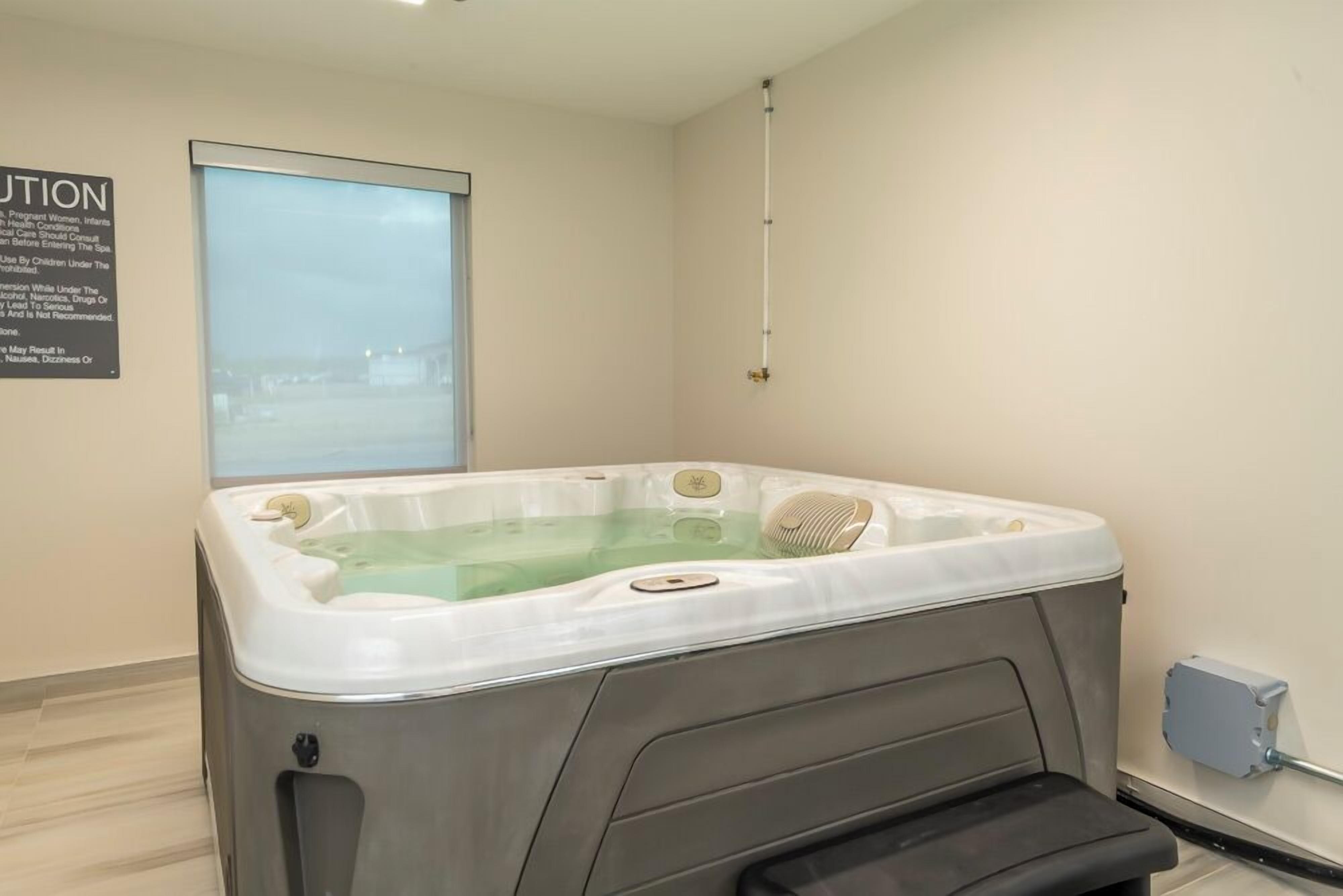Indoor spa tub