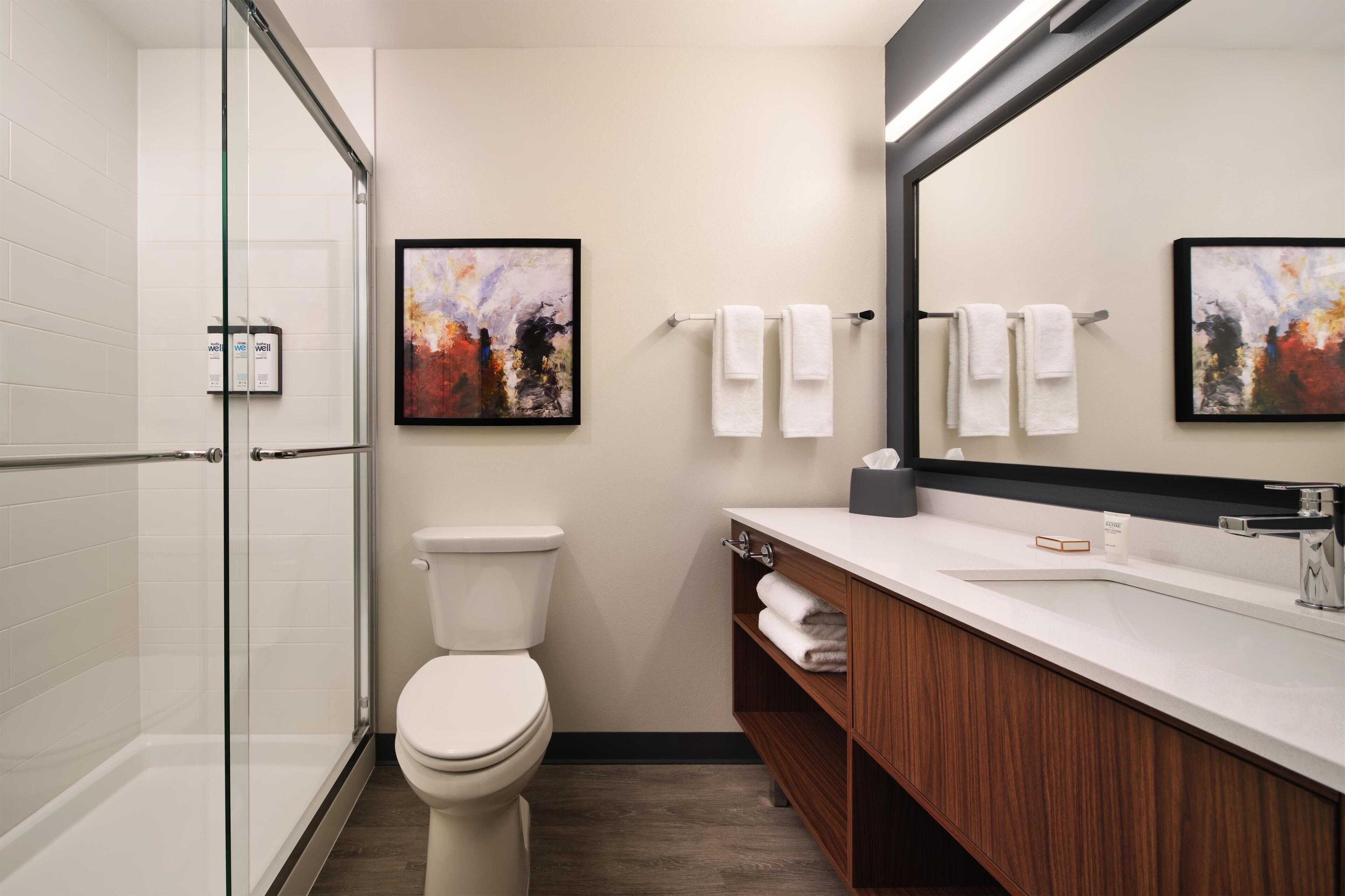 Articles de toilette gratuits, sèche-cheveux, serviettes fournies, savon