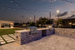 BBQ/picnic area - Hyatt Studios Kalispell (Kalispell)