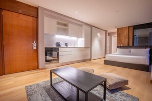 高級客房, 1 張加大雙人床, 非吸煙房 | 高級寢具、羽絨被、迷你吧、房內夾萬