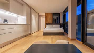 Standard Room, 1 Queen Bed, Non Smoking | Premium bedding, down comforters, minibar, in-room safe