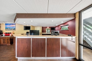 Lobby - Econo Lodge Hickory (Hickory)