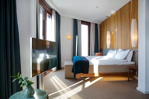 In-room safe, iron/ironing board