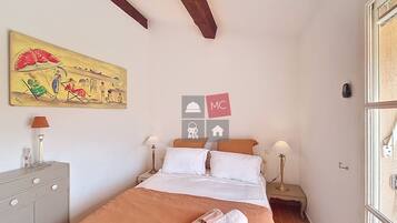 3 bedrooms, iron/ironing board, free WiFi