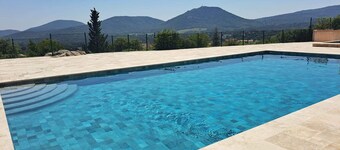 MAISON PROVENÇALE DANS RÉSIDENCE PRIVÉE