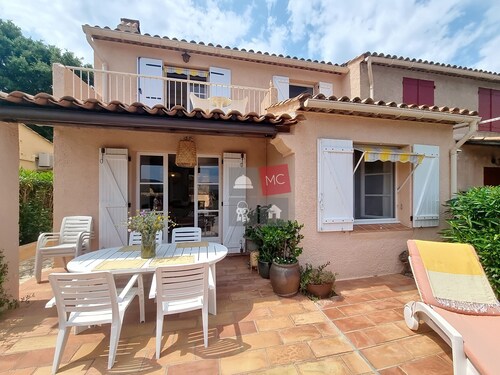 MAISON PROVENÇALE DANS RÉSIDENCE PRIVÉE