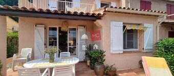MAISON PROVENÇALE DANS RÉSIDENCE PRIVÉE