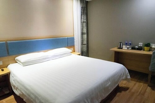 Homeinn Hotel (Chengdu Qingyanggong Provincial Hospital Subway Station)