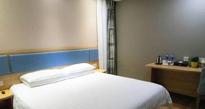 Homeinn Hotel (Chengdu Qingyanggong Provincial Hospital Subway Station)