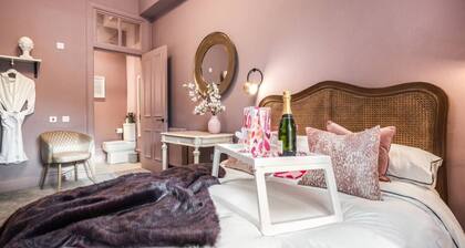 B HOME STAY Blossom Lux Studio, Glasgow / Airport