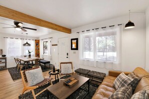 Smart TV, ping pong, books - Nine Pines Outpost: Pet Friendly, Hot Tub, Game Room, w/ Private Treetop Escape. (McCall)