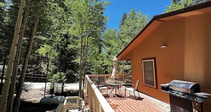 Charming 2-bedroom house in peaceful Cloudcroft with WiFi