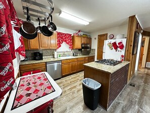 Oven, stovetop, coffee/tea maker, toaster
