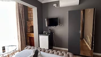 Comfort Double Room, Private Bathroom, Valley View | Laptop workspace, free WiFi