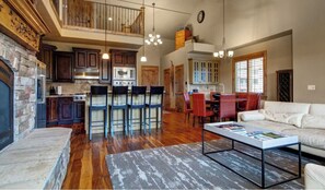 Smart TV, fireplace, DVD player