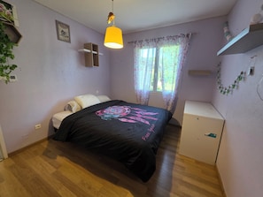 4 chambres, fer et planche à repasser, Wi-Fi gratuit, draps fournis