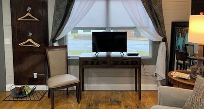 Cottage Suite - Queen Bed & 1 Bath