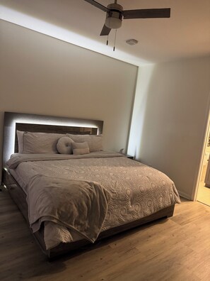 2 Schlafzimmer, Bügeleisen/Bügelbrett, WLAN