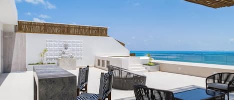 تناول الطعام بالخارج