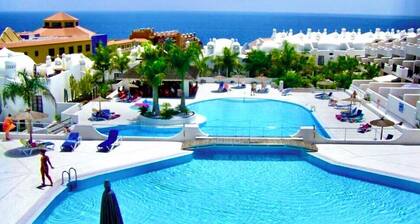 Chic Resort Feel - Duplex by Ocean + Heated Pool