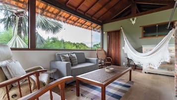 Rumah Comfort, 3 kamar tidur, pemandangan kebun | Teras/patio