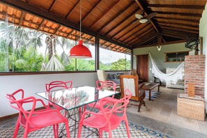 Casa Comfort, 3 dormitoris, vistes al jardí | Terrassa o pati