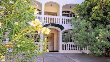 Appartement, 2 chambres, fumeur, balcon | Entrée de l’hébergement