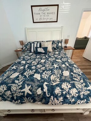 3 bedrooms, WiFi, bed sheets - “Somewhere With You” (Calabash)