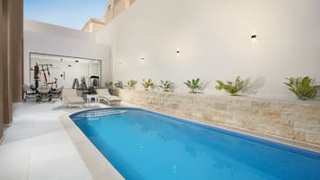 Una piscina techada