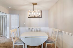 Dining - Walk to Beach + Restaurants: Ocean City Getaway (Ocean City)