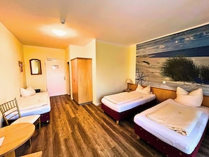 Classic Triple Room, Non Smoking, Private Bathroom