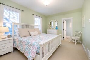 3 chambres, fer et planche à repasser, Wi-Fi, draps fournis