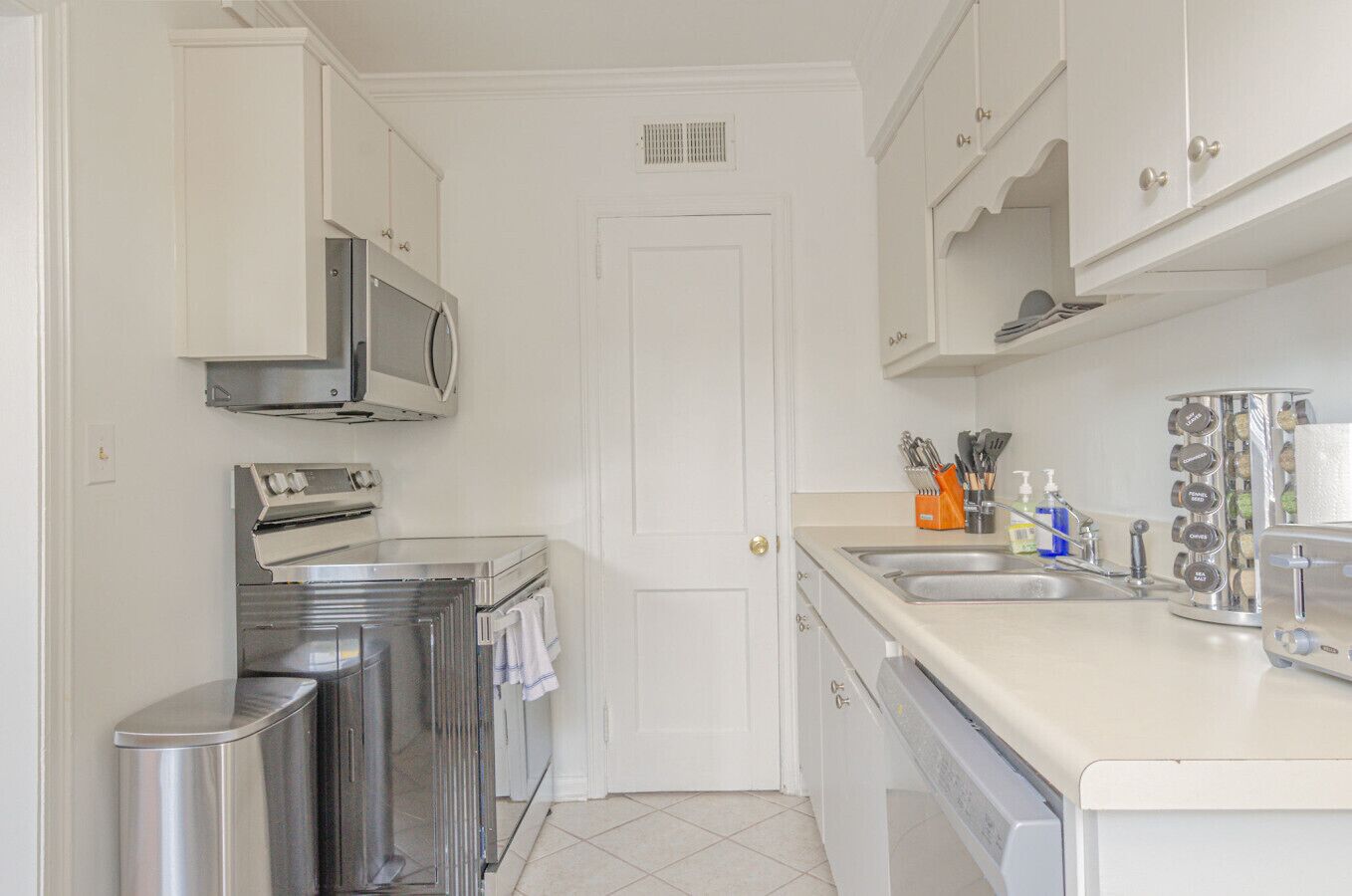 Réfrigérateur, micro-ondes, four, lave-vaisselle