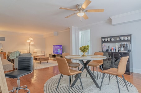 Dining. MidTown Flats Suite B2