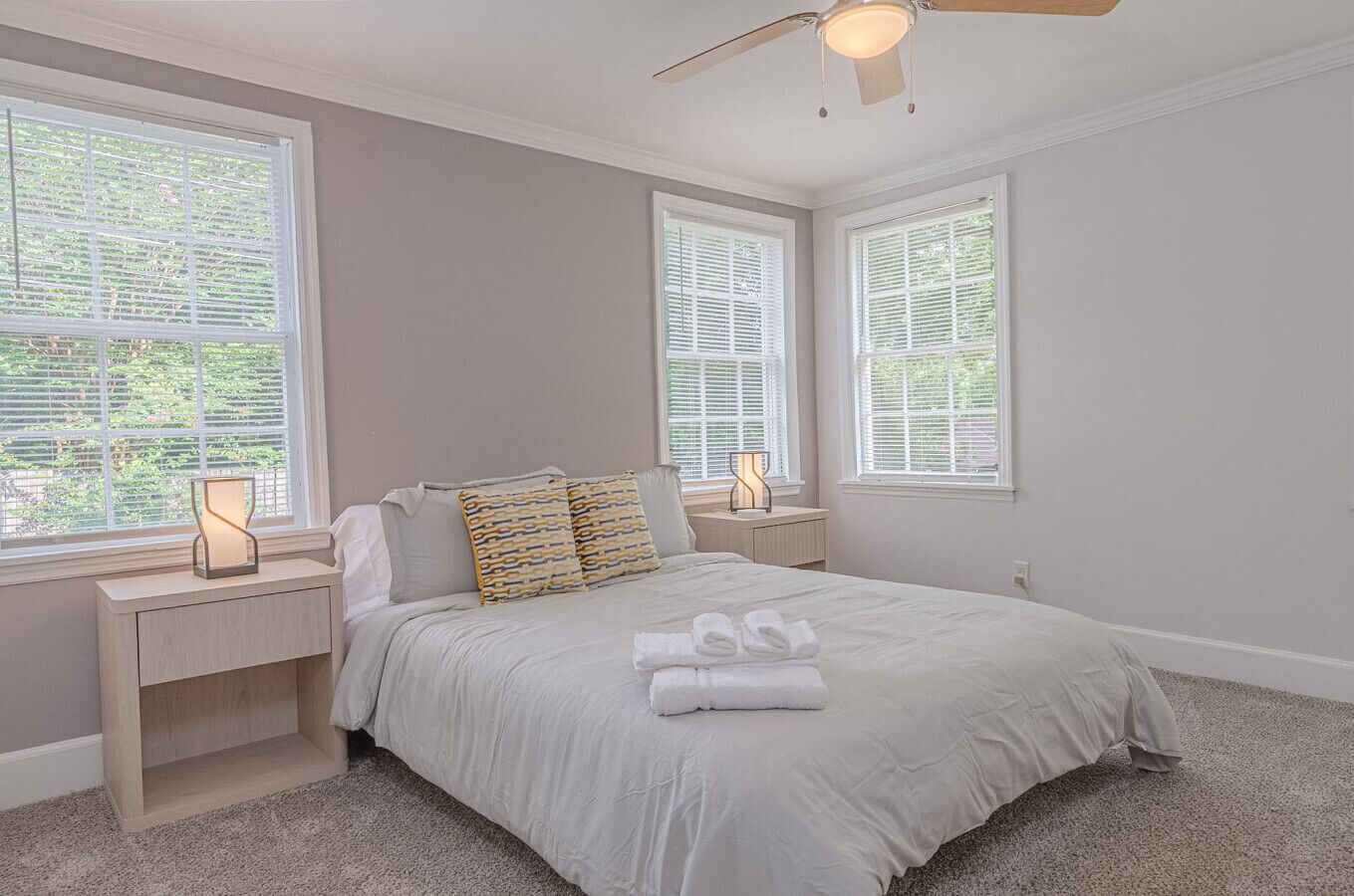 2 habitaciones, tabla de planchar con plancha y wifi gratis 