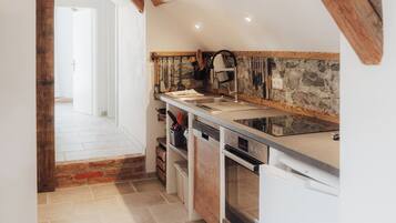 Uuni, liesi, astianpesukone