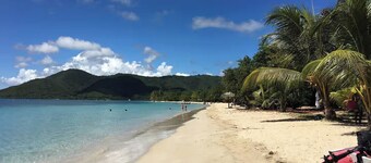 Villa with sea view in the heart of Sainte-Anne