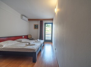 1 habitación, tabla de planchar con plancha y acceso a internet