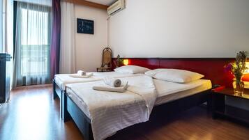 1 habitación, tabla de planchar con plancha, wifi y ropa de cama